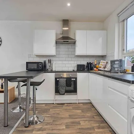 Sleeps 3 - Centre - Free Wifi Apartment