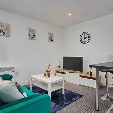 Sleeps 3 - Centre - Free Wifi Apartment