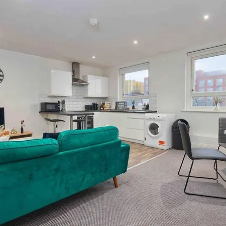 Apartment Sleeps 3 - Centre - Free Wifi *